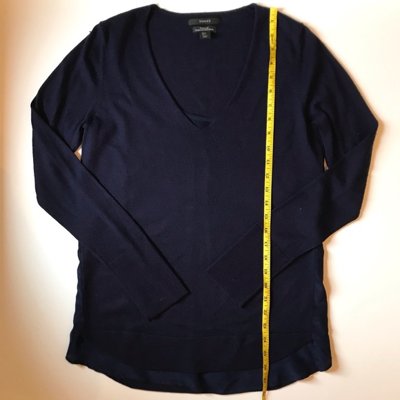 Tahari Pure Luxe Navy Blue V-Neck Sweater - Picture 3 of 7